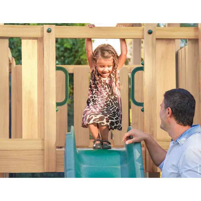 Hy-land_P5_Climbing_Frame_top_of_slide